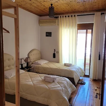 Nako Bar&restaurants 3* Përmet