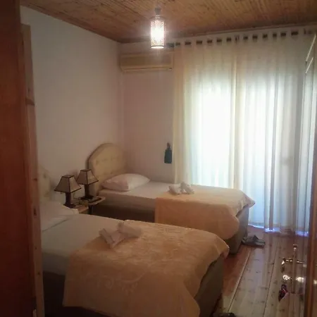Nako Bar&restaurants 3* Përmet
