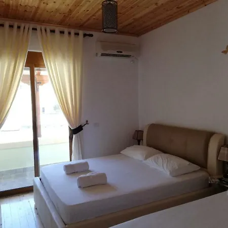 ゲストハウス Nako Bar&restaurants