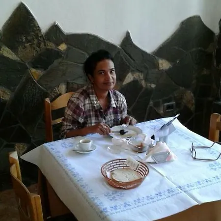 Nako Bar&restaurants 3* Përmet