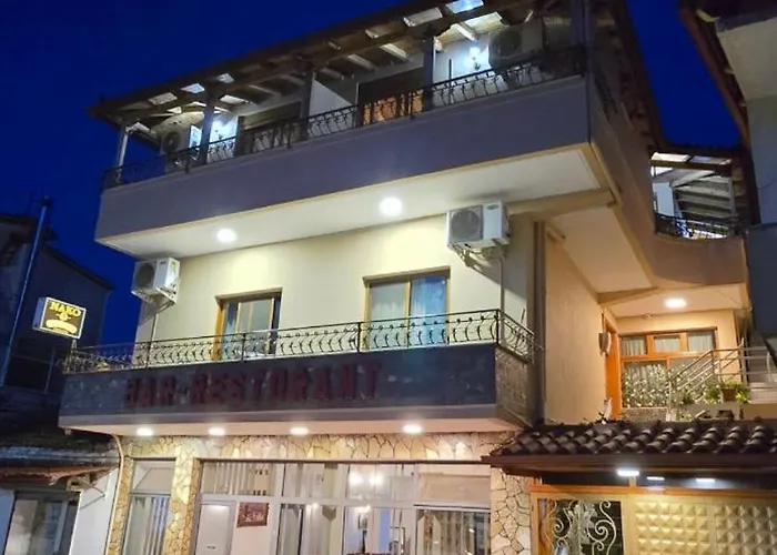 Nako Bar&restaurants Pensión Përmet